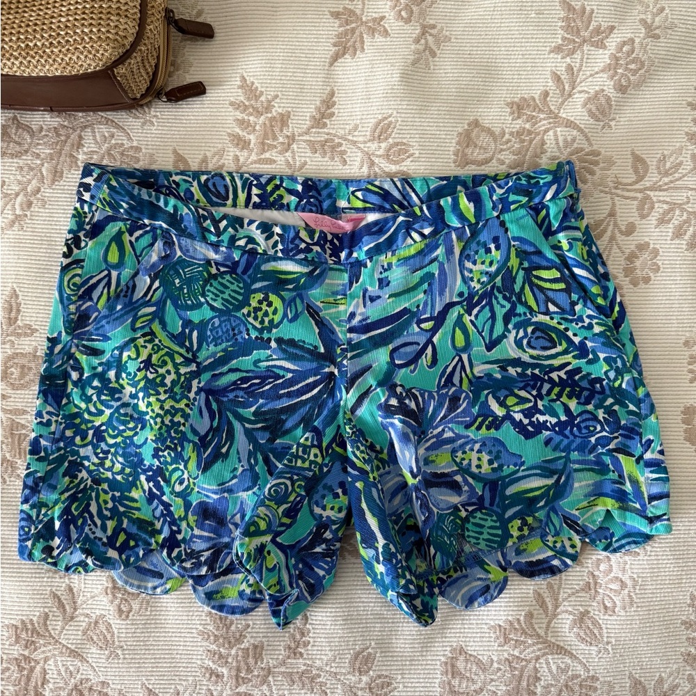 BRAND NEW (no tags 🏷️) Lilly Pulitzer Scalloped-Hem Shorts - size 0